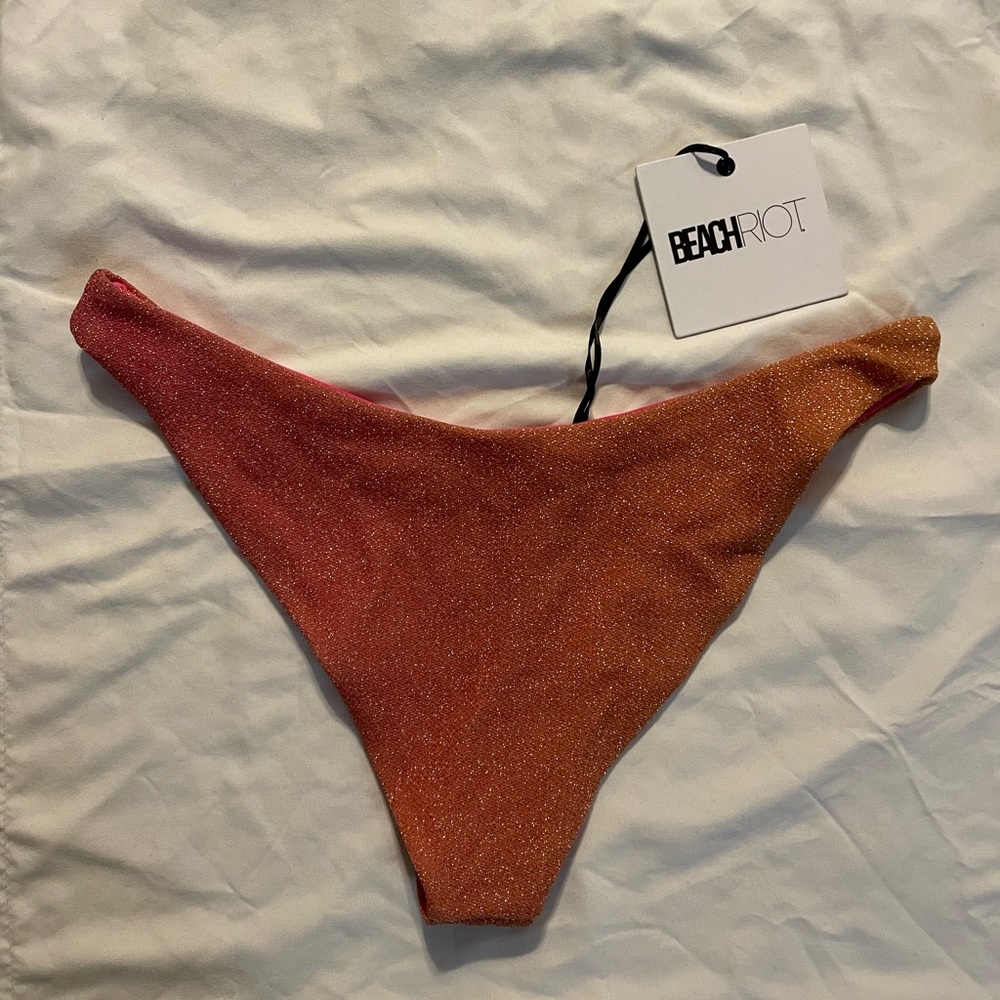 BNWT beach riot